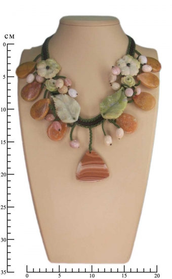 Интернет магазин авторских украшений из натуральных камней СПб. Колье из 
кальцита, яшмы и розового опала.