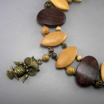 Интернет магазин авторских украшений из натуральных камней СПб. Колье из 
дерева, яшмы и агата.