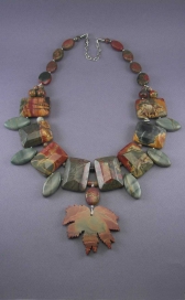 Ожерелье из яшмы Пикассо 64144-46